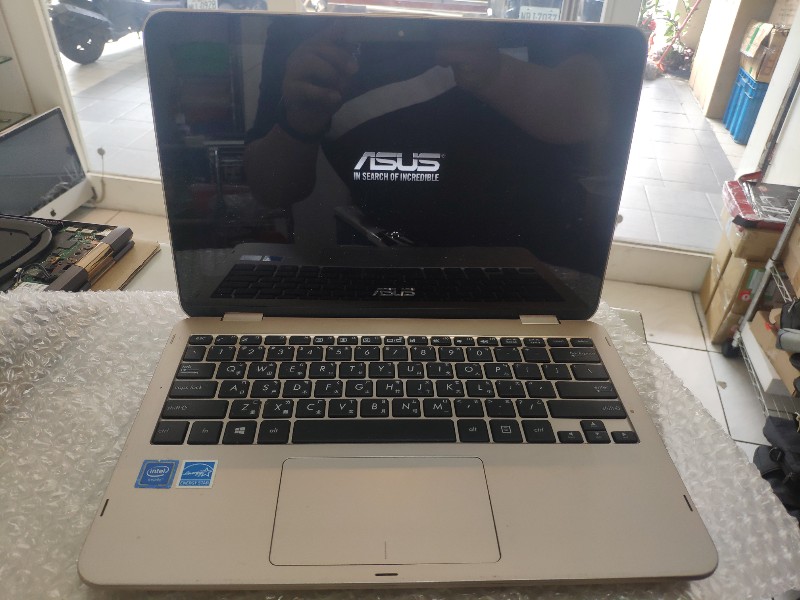 Asus r211n 轉軸斷裂 維修，螢幕觸摸破裂，鍵盤更換，機板維修。有同問題都可來電洽詢
