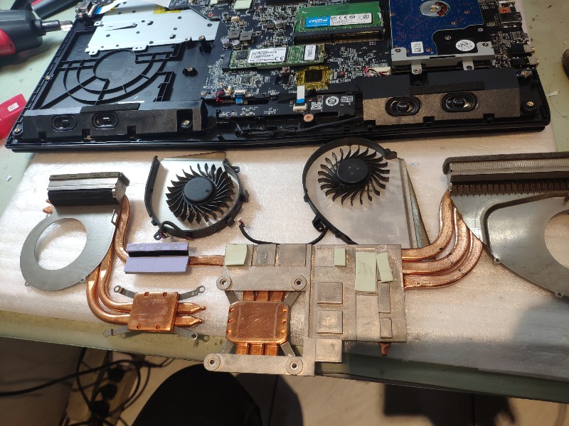Msi gf72 筆電保養 清潔機板，風扇灰塵，散熱膏還新重上，清潔機身 ok