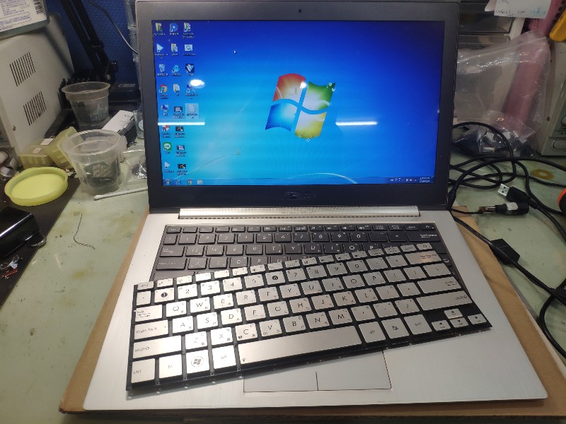 Asus ux31鍵盤故障，有很多鍵不能按，有現貨，現場更換 ok
