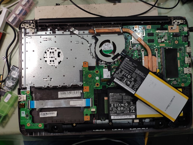 Asus x556u 電池澎漲 更換全新電池 ok