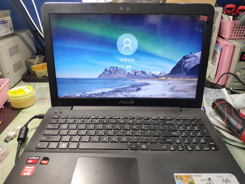 Asus x555 螢幕會閃爍 更換全新螢幕ok x550 