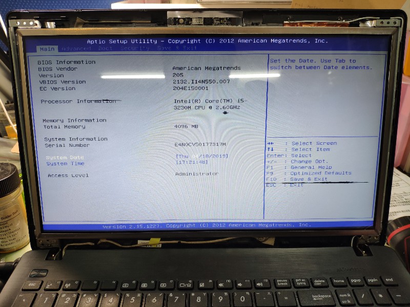 ASUS X552 螢幕有黑色條紋 螢幕故障更換OK