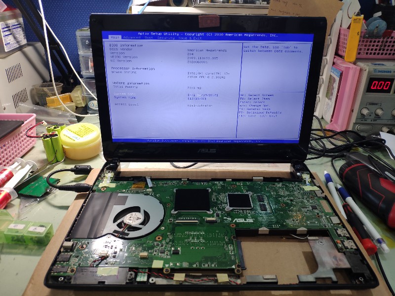 Asus u31s 當機 系列有問題 顯示異常。都可維修。。