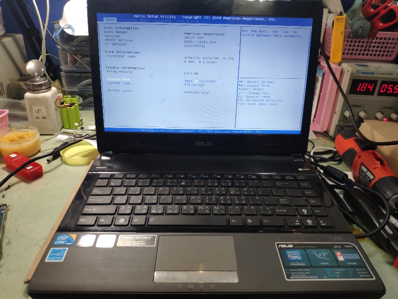 Asus u41j 顯示異常，有線條雪花，維修顯示晶片。ok