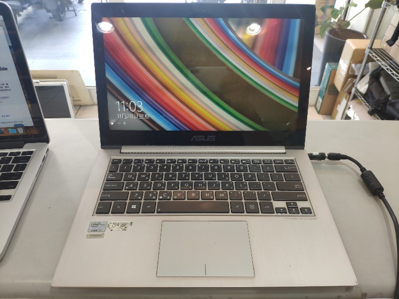 asus ux31a 不開機 維修。ok 插座故障，機板問題，或是更換鍵盤都可維修。