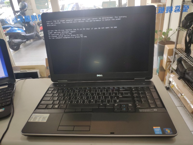 Dell e6540 不過電，不開機，主機板重電模組燒掉了，更換ok 完修。