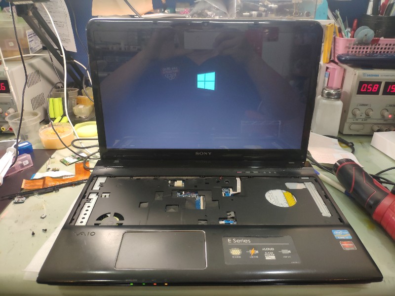 Sony sve151 開機不顯示，更換機板，ok完修。