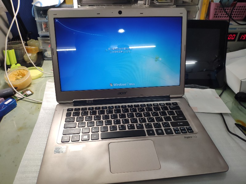 Acer s3 591 不充電，維修充電模組完修ok。,此機也有通病螢幕反白，螢幕排線故障較多，也有螢幕故障可以，都有零件更換，當天都可以好，請來電洽詢。