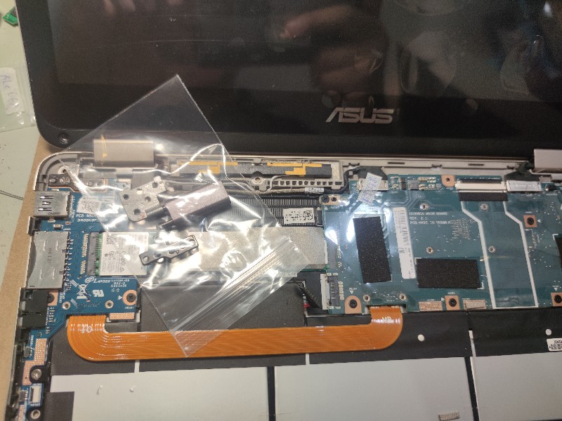 Asus ux360 轉軸 斷掉 斷裂 鬆動 維修上百台了.現場快速維修約2小時完修.