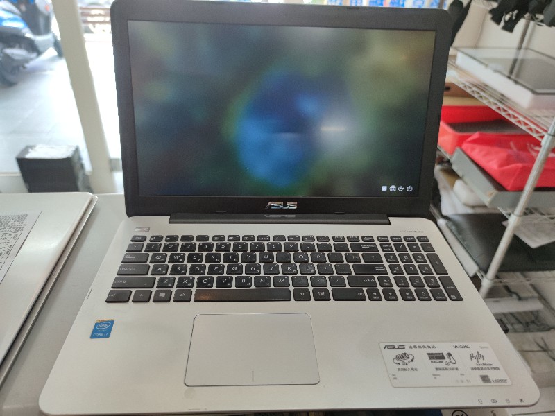 Asus vm590l 轉軸 上蓋斷裂 維修ok 現場維修ok約1-2小時完修，可送來門市維修。來電洽詢。