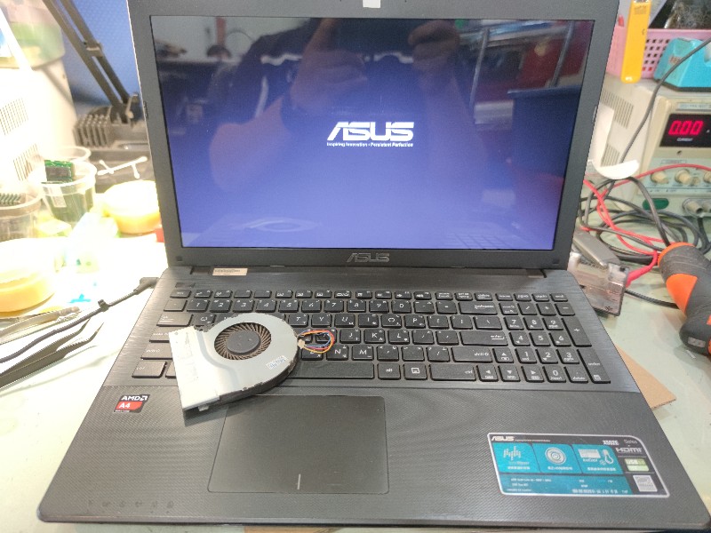Asua x552e 風扇異音 抖動 現場維修ok 各廠牌風扇都有更換。