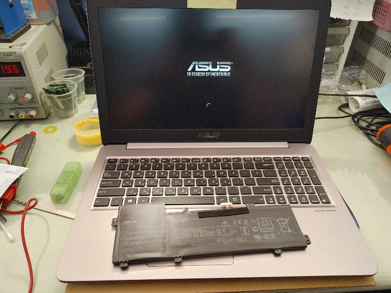 Asus ux510u 電池不蓄電 現場維修更換ok 各廠牌電池現場更換。可來電洽詢