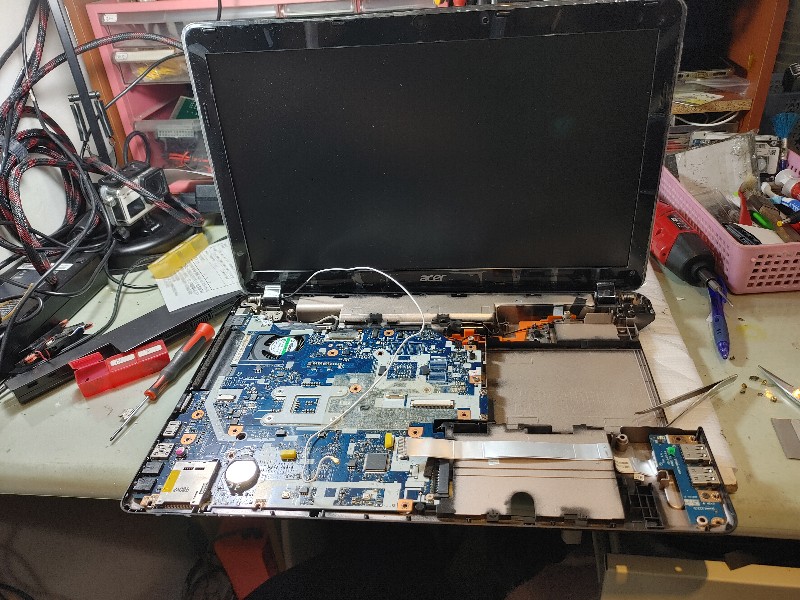 Acer p253 摔機 外殻全換，各場牌筆電外殻更換，有同問題都可送來維修。