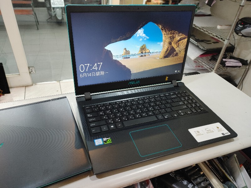 Asus x560u 不開機 不顯示 右指示燈亮著無反應 維修機板電源模組ok保3個月 已修好幾百台了 可快速維修