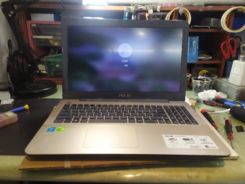 實機修-Asus x555l 不開機 不顯示 現場快修 檢測主板灰塵太多導致主板電源模組電源ic故障，更換開機ok,,有同故障問題都可送到門市維修可來電洽詢.