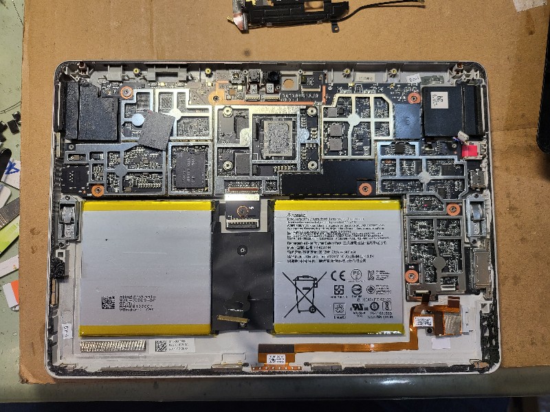 實機修- surface go 128g ssd故障 無法開機進系統，更換256g ssd 解焊更換ok,有同問題都可送到門市維修。