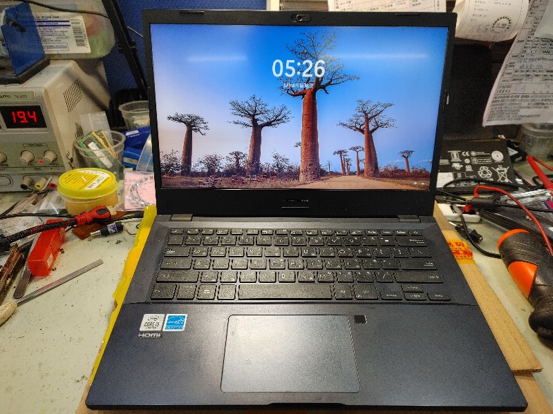 Asus p2451fb 不開機維修 主板也是有滲水 更換零件ok 精修各廠牌筆電疑難雜症,