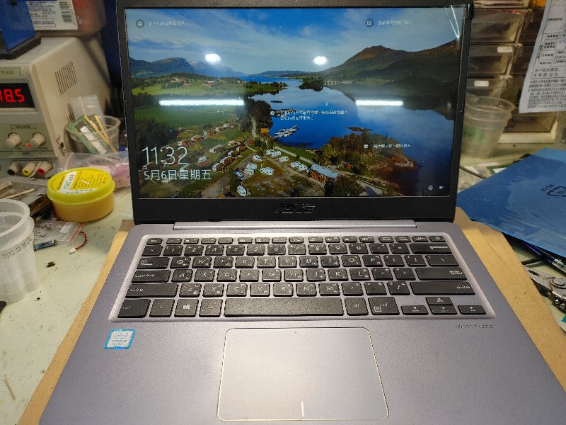 實機修-Asus s410螢幕破裂,現場更換ok,1小時取件,各廠牌螢幕都有更換可來電洽詢。