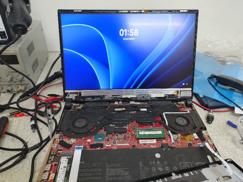 Asus g531gx 螢幕破裂 換螢幕開機後 也不顯示 外接有顯示,拆主板檢測螢幕訊號有燒掉重新訊號接好ok.