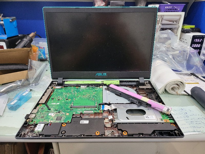 Asus x560 電池不續電，現貨現場更換ok，各廠牌筆電電池都有，可來電洽詢，專業筆電主機板維修，@nb3c