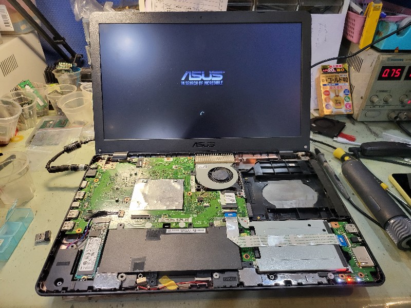 Asus f542u 客戶摔機，導致不顯示,板號x542uq，拆解螢幕更換也不顯示，問題就在主機板查修維訊號模組問題，維修ok,有同問題都可來電洽詢。nb3c大台中筆電維修