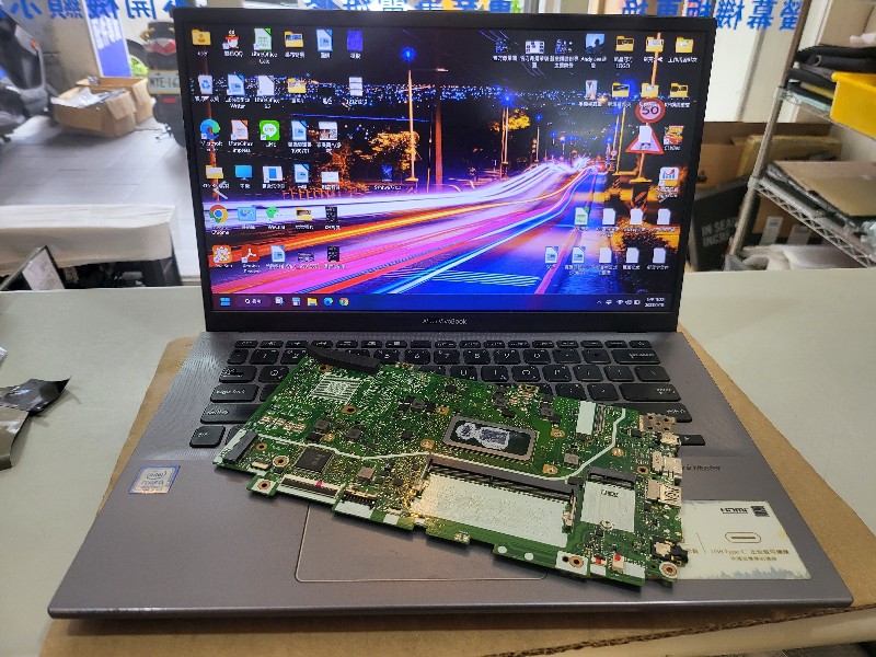 實機修-Asus x412fa 不開機不過電，查主板訊號為cpu燒掉，要換cpu,客戶想直接換主板，ok,各場牌筆電主板都有可來電洽詢。