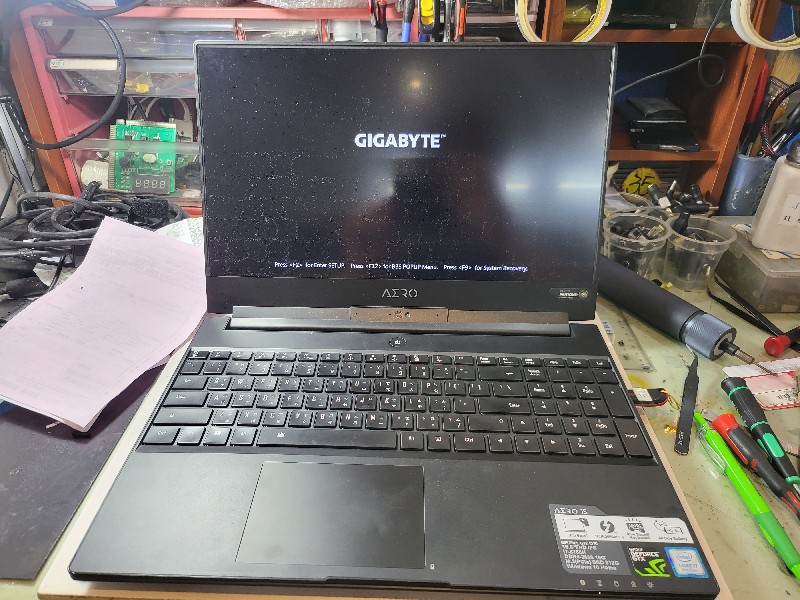 實機修-gigabyte aero 1s 不開機維修 ok,不開機不顯示都可送來門市維修，各廠牌筆電都有維修，可來電洽詢。