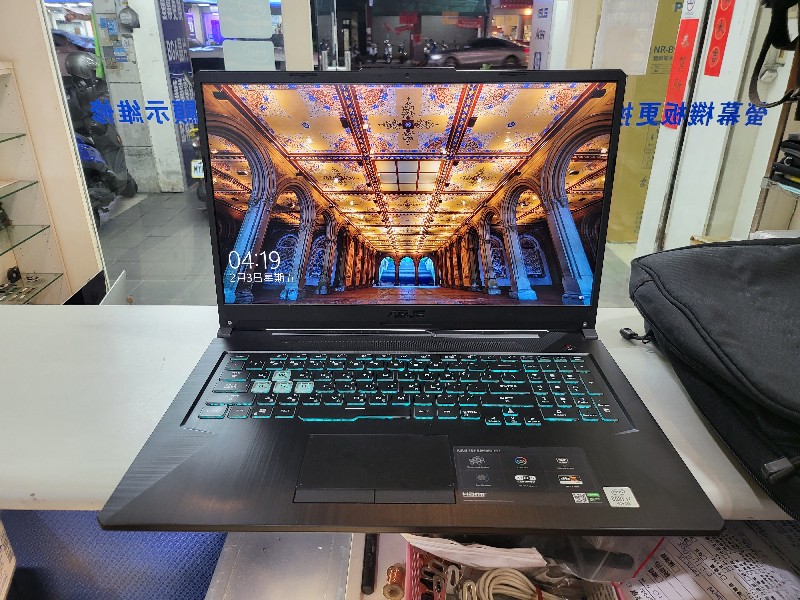 實機修-asus fx706 不顯示 無背光 有開機 外接正常，測試換螢幕也無背光，確定是主機板問題了，查背光訊號正常，後來有找到故障問題了，背光供電問題更換ok,開機了。有同問題或不開機不過電都可快速維修，螢幕破裂 鍵盤故障 外殼 都可維修，可來電洽詢。