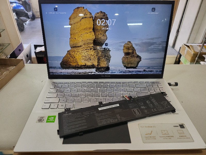 實機修-asus s532f 電池不續電 現貨現場更換約10-30分鐘完修，不開機不過電 鍵盤 螢幕都有維修更換，可來電洽詢。
