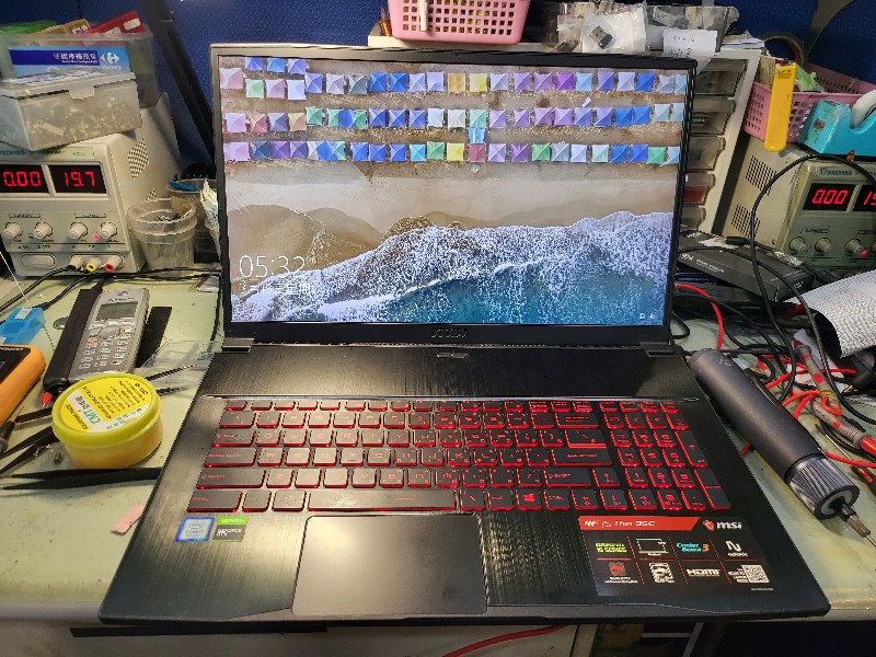 Msi gf75 不開機 不過電 同行送修，已被動修過了，二次維修更困難，檢測後，為電源模組跟南橋晶片燒掉，導致不開機，南橋型號sr40b，更換好後直接開機，組裝測試全正常，但wifi驅動驚嘆號不能用，原機wifi卡已被拆爛，告知客戶外接usb wifi ok.精修筆電主機板。@nb3c