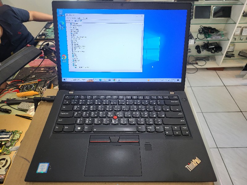 Lenovo 470s 不開機無顯示，按電源有電，電流上到0.54a後又掉電循環，查主機板訊號 cpu的供電部份有零件燒掉更換後還不開機測訊號又發現供電的電阻燒掉，更換ok.開機，功能全測正常。精修筆電主機板。@nb3c