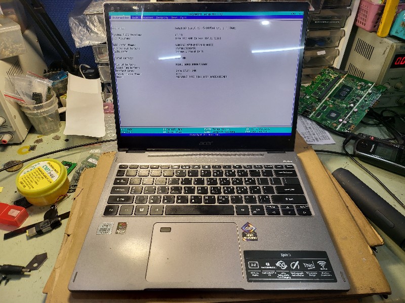 Acer spin sp513-54 螢幕顯示異常，有線條 查修為螢幕問題，更換全新觸控螢幕ok,有同問題都可送來門市維修。