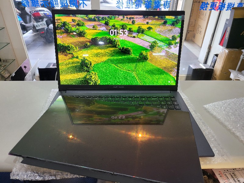 Asus k3500 螢幕破裂不顯示，現貨現場更換約1小時完修ok,風扇灰塵太髒順便清潔，有同問題都可送來門市維修。