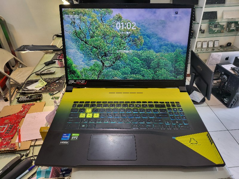 Msi cross hair 17 b12ugz 滲水 鍵盤故障 螢幕破裂故障 主機板不開機 電池不續電都可維修，@nb3c