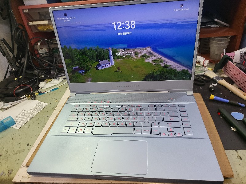Asus gx502gv 主機板不開機  外殼轉軸斷裂 電池故障不充電 鍵盤很多鍵故障 螢幕破裂顯示異常 ，精修各廠牌筆電，@nb3c