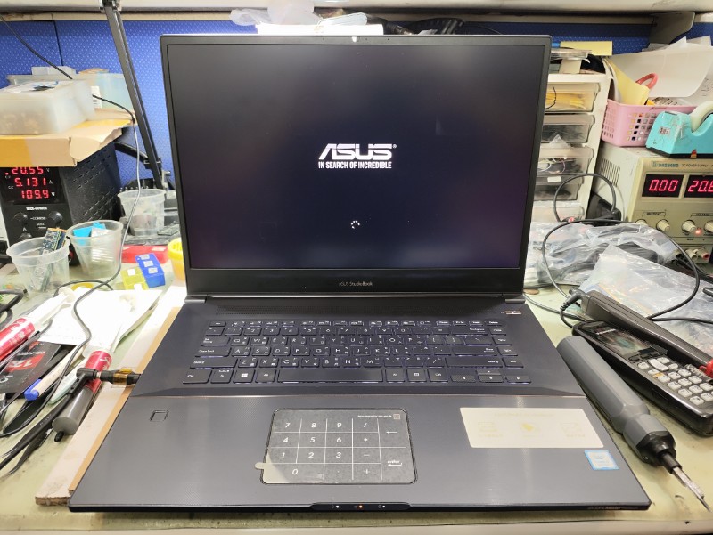 Asus w700 滲水 不過電 實機維修主機板滲水零鍵ic 腐蝕更換 電源模組ic零件更換ok,開機全測測正常,專業精修主機板故障問題.nb3c筆電維修
