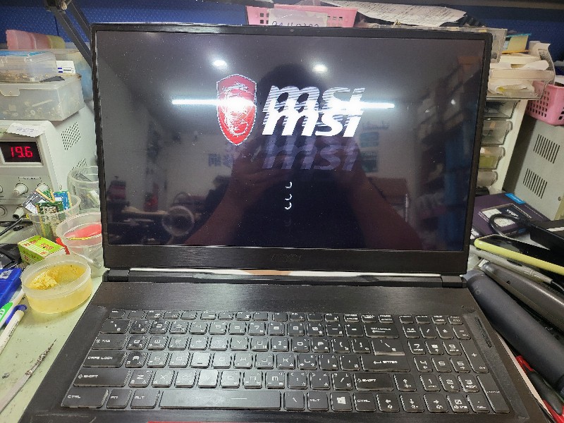 Msi ge75 螢幕顯示異常抖動，現貨現場安裝ok,各廠牌螢幕都有。