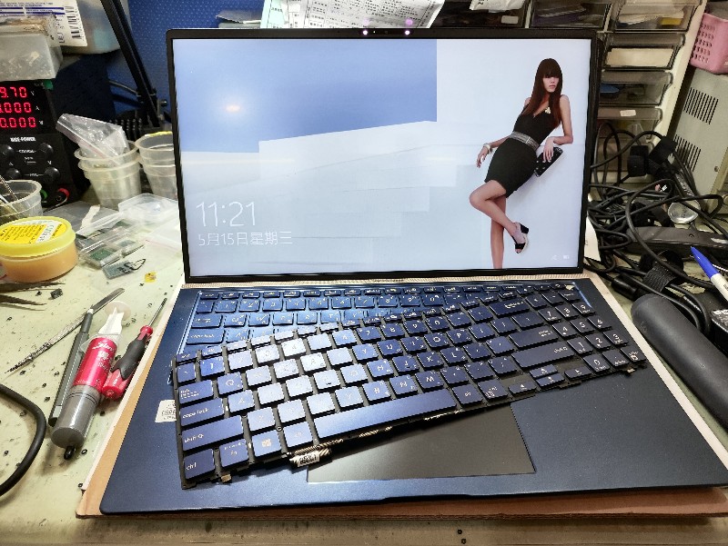Asus ux534f 鍵盤故障 卡鍵 實機拆解 更換全新鍵盤ok,各廠排鍵盤都有現貨現場安裝