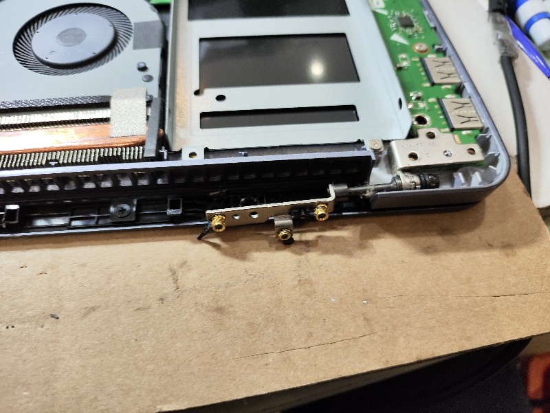 Asus s410u 轉軸斷裂 開開的 實機拆解維修ok,已修上百台此斷裂故障問題s510 n580，現場維修約1-2小時完修ok,各廠牌都可轉軸斷裂維修.