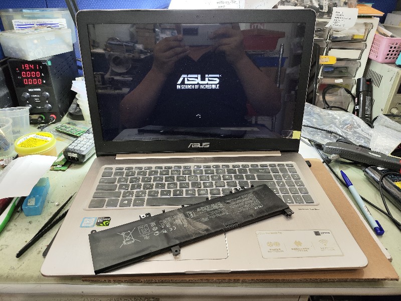 Asus n580不充電 實機修拆機更換電池ok,各廠牌電池都有現貨可現場安裝