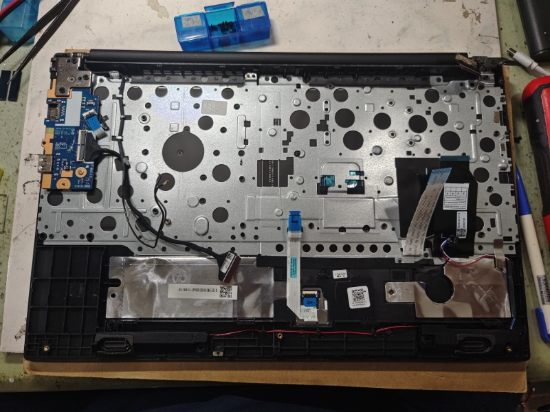 LENOVO E15 可開機 不充電 實機維修檢測主機板維充電模組故障更換充電IC OK現場快速維修,專業各廠牌筆電都有維修,螢幕 鍵盤 外殼轉軸 主機板專業維修 快速維修當天可維修好 可來電洽詢 LINE:@nb3c