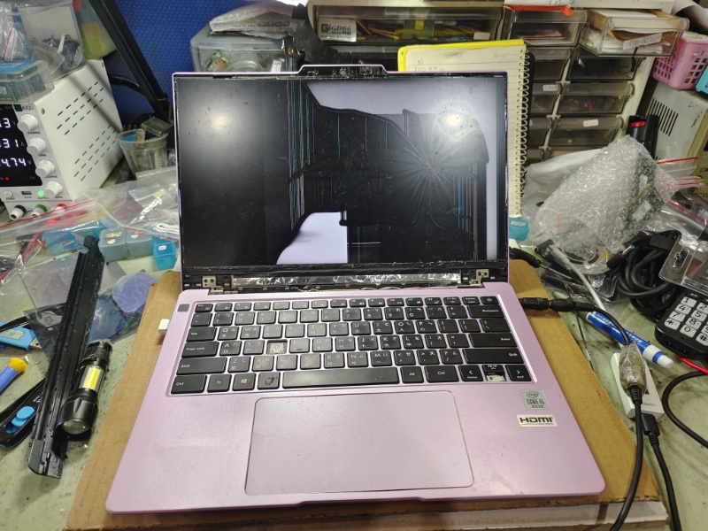 Avita 螢幕壓到破裂 實機拆解維修 現貨螢幕現場更換ok 各廠牌螢幕都有可來電洽詢 大台中筆電專業維修 line:@nb3c