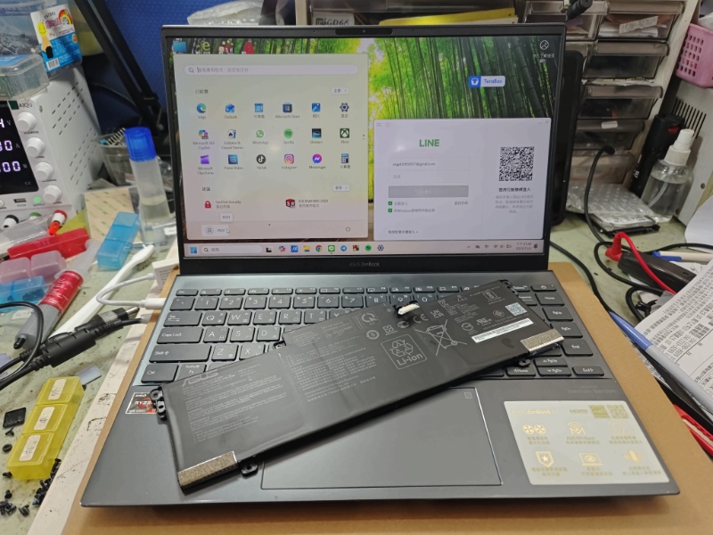 Asus um425電池不續電使用中斷電，測試為電池問題更換全新電池後正常不會斷電 各廠牌筆電都可維修 專業主機板維修 可來電洽詢 line:@nb3c