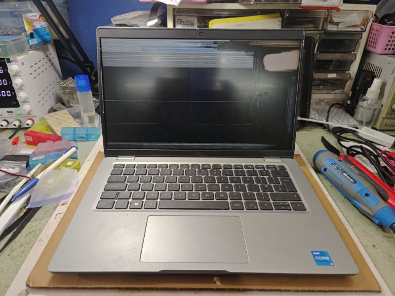Dell 5430 螢幕破裂 現貨現場安裝實機拆解維修螢幕更換ok 專業筆電主機板維修 各廠牌筆電快速維修 現貨現場安裝螢幕 鍵盤 電池 轉軸斷裂維修 可來電洽詢 LINE:@nb3c