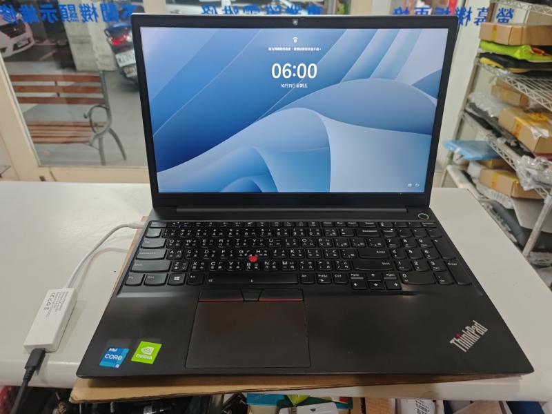 LENOVO E15 可開機 不充電 實機維修檢測主機板維充電模組故障更換充電IC OK現場快速維修,專業各廠牌筆電都有維修,螢幕 鍵盤 外殼轉軸 主機板專業維修 快速維修當天可維修好 可來電洽詢 LINE:@nb3c