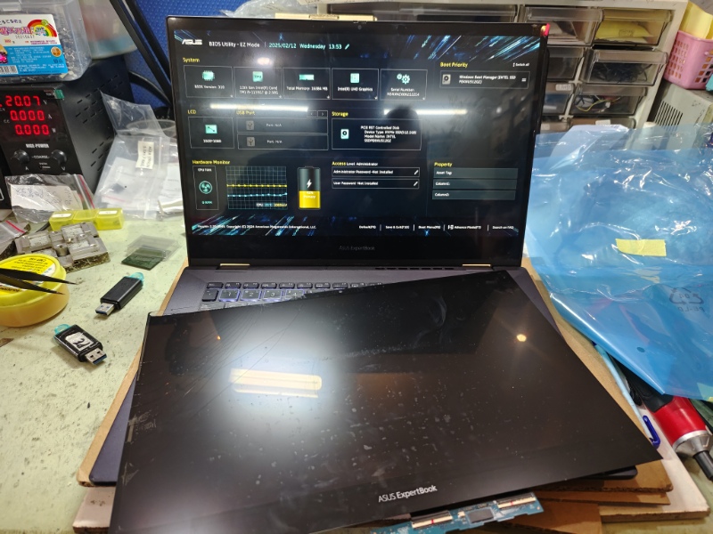 ASUS B5402FE螢幕破裂 現貨現場更換OK.各廠牌螢幕都有可來電洽詢 NB3C大台中筆電維修