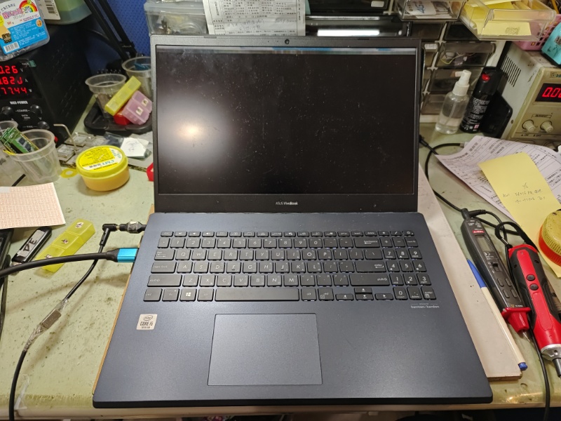 ASUS X571 螢幕故障顯示異常 現貨現場更換OK 筆電螢幕都有貨可來電洽詢 NB3C筆電維修