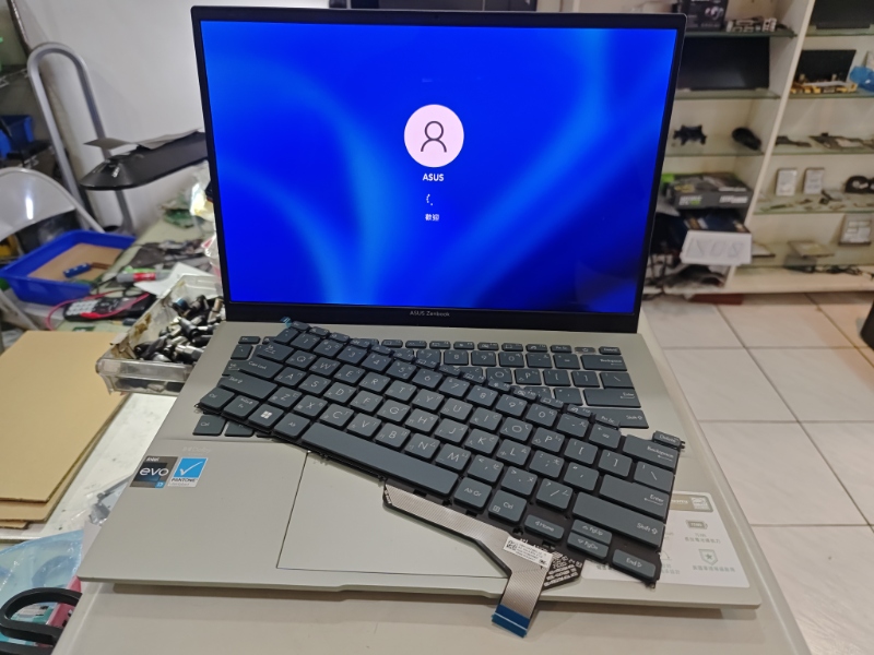 ASUS UX3402Z鍵盤故障 實機維修現貨現場安裝 各廠牌筆電鍵盤都有可來電洽詢 專業筆電維修螢幕 鍵盤 電池 風扇都有 nb3c大台中筆電維修line:@nb3c